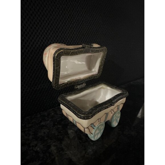 Ceramic Baby Carriage Trinket Box With Hinged Lid - Picture 5 of 10